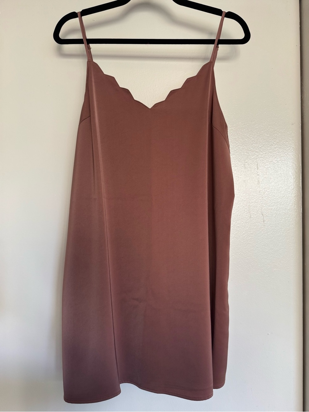 Mod Ref Scallop V-Neck Slip Dress in Dusty Rose